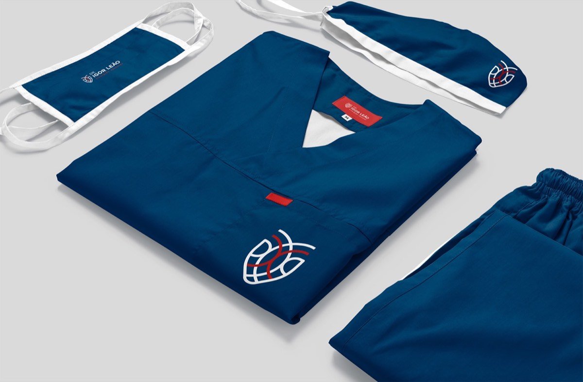 Uniforme cirúrgico com a marca